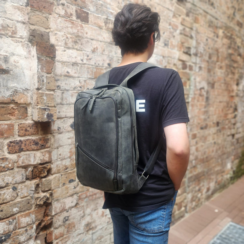 PHILLIP ISLAND 18-BUFFALO-ZIP-BACKPACK-BLACK